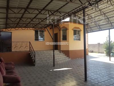 Отдельный дом · 4 комнаты · 200 м² · 10 сот., мкр Самал-3 26 — Самал 3 , Казакской Орды 26 за 49.5 млн 〒 в Шымкенте, Абайский р-н