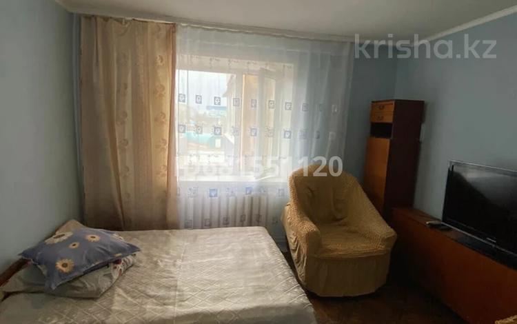 1-бөлмелі пәтер · 40 м² · 2/5 қабат, Гагарина 34 — С. Датова, бағасы: 9 000 ₸ в Уральске — фото 2