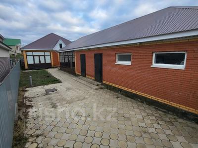 Отдельный дом · 4 комнаты · 128.9 м² · 6 сот., Едиль 8/1 — Московская за 60 млн 〒 в Уральске