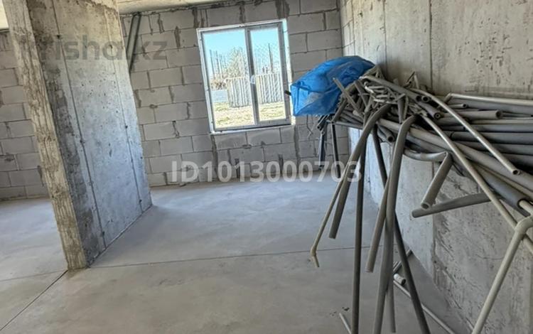 3-комнатная квартира · 72.3 м², Ахметова 45а за 30 млн ₸ в  — фото 2