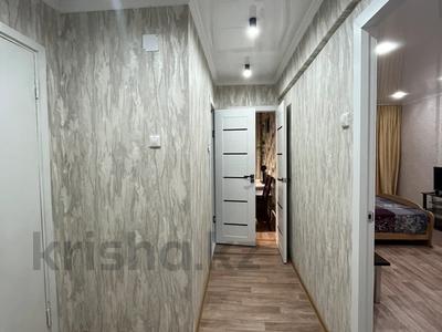 1-комнатная квартира, 34 м², 3/5 этаж посуточно, Жастар 15 за 10 000 〒 в Усть-Каменогорске, Ульбинский