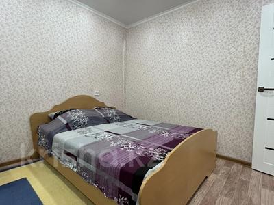 1-комнатная квартира, 34 м², 3/5 этаж посуточно, Жастар 15 за 10 000 〒 в Усть-Каменогорске, Ульбинский