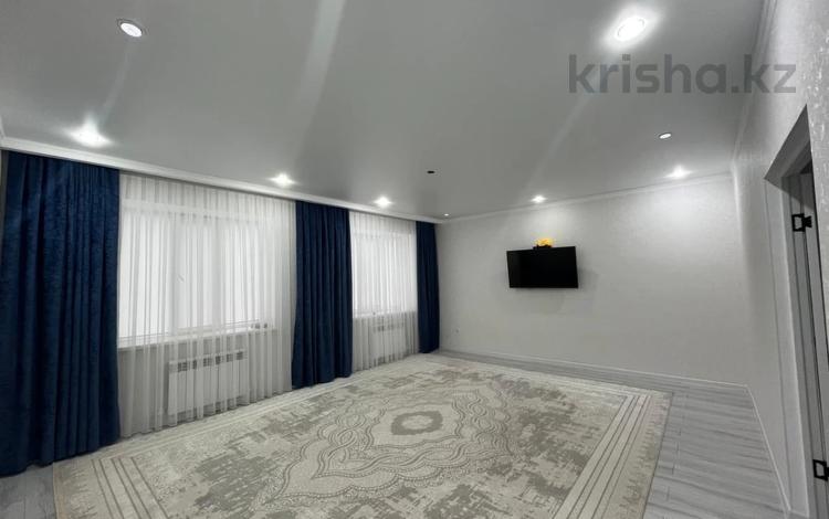 2-комнатная квартира · 74.5 м² · 4/5 этаж, улица Бокенбай Батыра за 24 млн ₸ в Актобе — фото 6