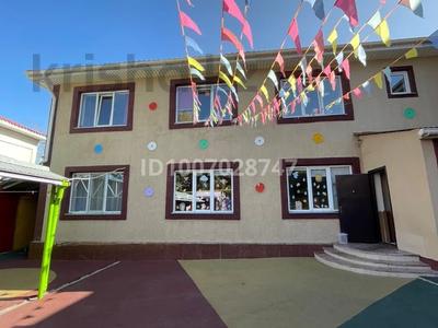 Отдельный дом · 10 комнат · 566 м² · 6 сот., мкр Дубок-2 33/1 за 290 млн 〒 в Алматы, Ауэзовский р-н