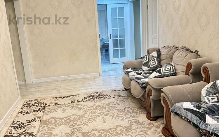 4-комнатная квартира · 85 м² · 1/5 этаж, мкр Аксай-3А за 48.5 млн ₸ в Алматы, Ауэзовский р-н — фото 2