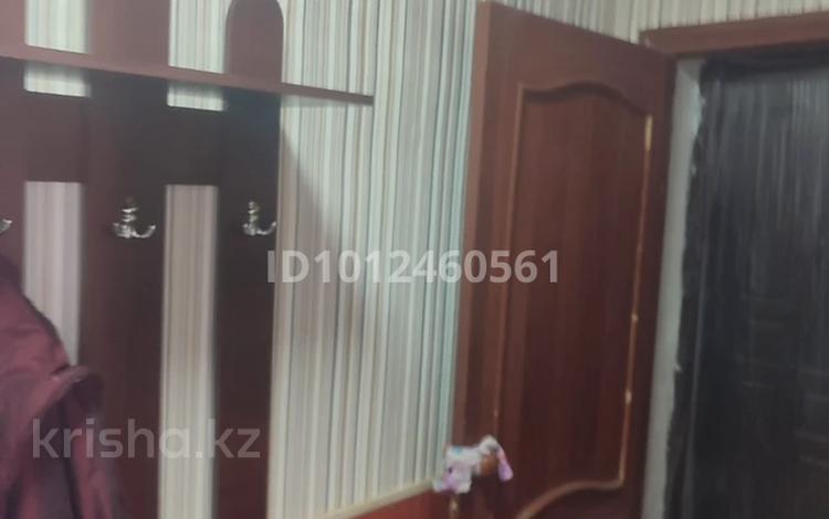 2-бөлмелі пәтер · 45 м² · 5/5 қабат, 4 мкр 10, бағасы: 6 млн ₸ в Лисаковске — фото 2