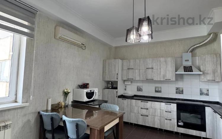 2-бөлмелі пәтер · 80 м² · 5/12 қабат, мкр 11, локомотивная, бағасы: 33 млн ₸ в Актобе — фото 9
