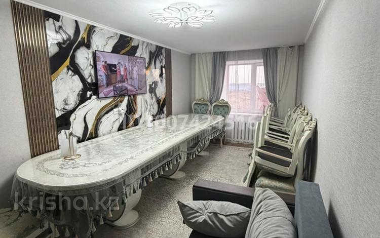 Отдельный дом · 7 комнат · 220 м² · 30 сот., Село Атамекен ул Ельгизекова 18 за 35 млн 〒 в Караганде — фото 2