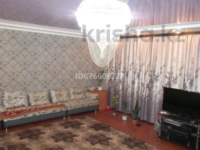 Продажа домов и дачи в Абай обл.: Отдельный дом · 7 комнат · 300 м² · 5 сот., Габдулы Тукай 49 — Дулатова за 70 млн 〒 Отдельный дом · 7 комнат · 300 м² · 5 сот., Габдулы Тукай 49 — Дулатова за 70 млн 〒 в Семее