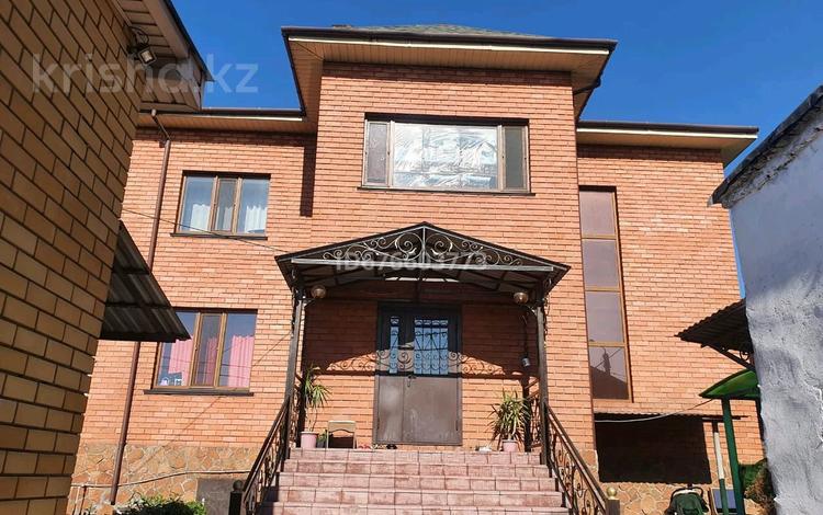 Отдельный дом · 7 комнат · 300 м² · 250 сот., Габдулы Тукай 49 — Дулатова за 90 млн ₸ в Семее — фото 33