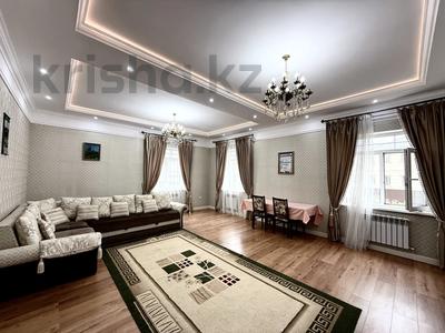 Отдельный дом · 6 комнат · 250 м² · 10 сот., мкр Уркер, Танашева 65 за 95 млн ₸ в Астане, Нура р-н