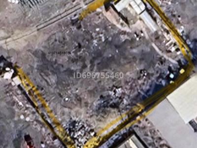 Промбаза · 30 соток, мкр СМП 136, Құттығай батыра 4/1 — Возле газ заправки за 67 млн 〒 в Атырау