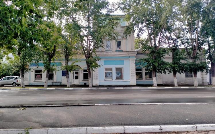 Свободное назначение, офисы, магазины и бутики, общепит, салоны красоты, медцентры и аптеки, образование, развлечения · 300 м² за 90 млн ₸ в Петропавловске — фото 16