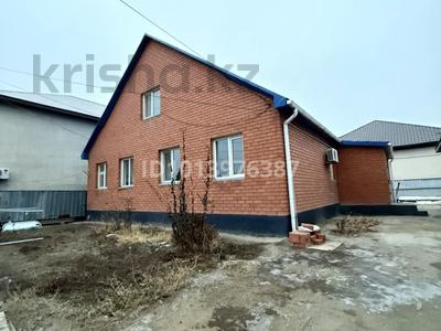 Отдельный дом · 5 комнат · 180 м² · 8 сот., Беркайыр аманшина 1 — Пересечение шукир еркинова беркайыр аманшина за 38 млн ₸ в Атырау
