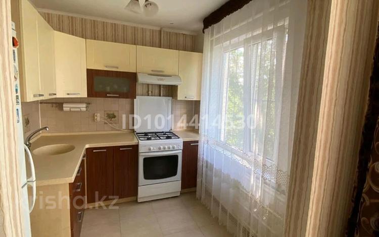4-комнатная квартира · 61.2 м² · 4/5 этаж, Пр.Абая 106 — Район Универмаг за 20 млн ₸ в Уральске — фото 4