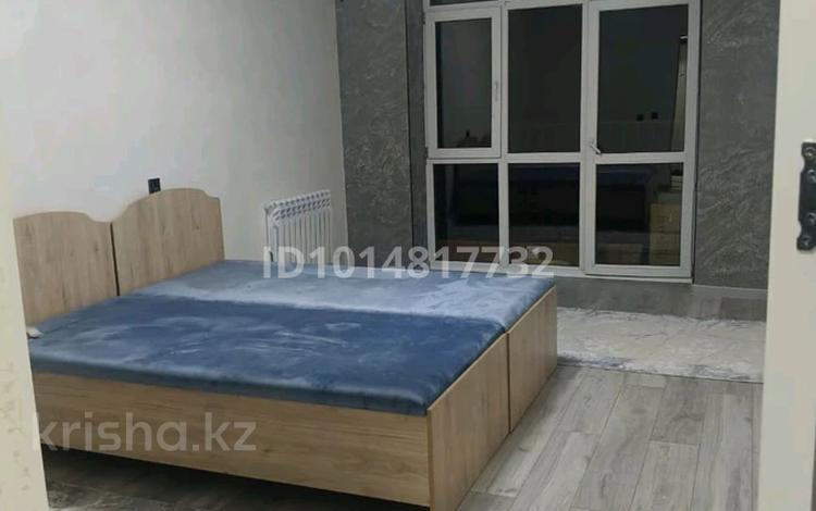 2-комнатная квартира · 70 м² · 3/5 этаж, мкр Асар-2 за 150 000 ₸ в Шымкенте, Абайский р-н — фото 2