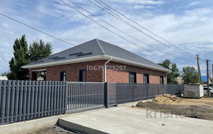 Отдельный дом · 6 комнат · 210 м² · 8 сот., мкр Атырау за 65 млн 〒 — фото 16