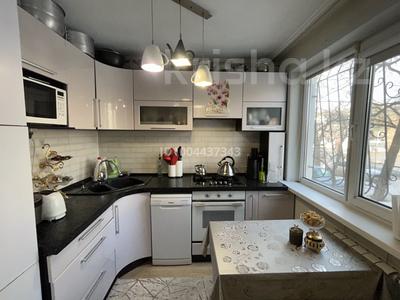 3-комнатная квартира · 64 м² · 1/5 этаж, мкр Юго-Восток 10 — Республика 10 за 22.5 млн ₸ в Караганде, Казыбек би р-н