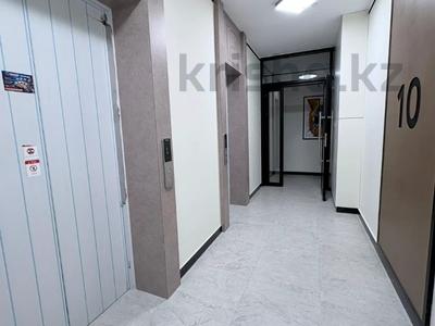6-бөлмелі пәтер · 240 м² · 10/12 қабат, Жарбосынова 69, бағасы: 260 млн ₸ в Атырау