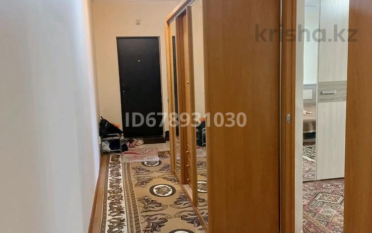 2-комнатная квартира · 82.2 м² · 2/10 этаж, мкр Юго-Восток, Республики 1/2 — Мкр-н Шапагат за 27 млн ₸ в Караганде, Казыбек би р-н — фото 2
