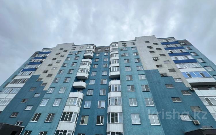 3-комнатная квартира, 87 м², 10/10 этаж, Жибек Жолы 9 за 35.9 млн 〒 в Усть-Каменогорске — фото 2