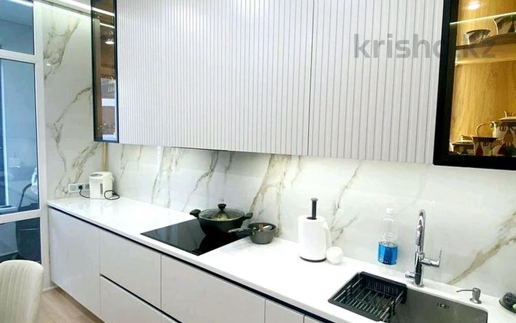 4-бөлмелі пәтер · 110 м² · 9/13 қабат, Кармысова — Курмангазы, бағасы: 155 млн ₸ в Алматы, Медеуский р-н — фото 2