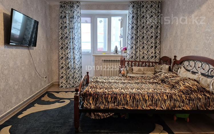 1-комнатная квартира · 38 м² · 1/5 этаж, Строителей 45 за 10 млн ₸ в Аксу — фото 2