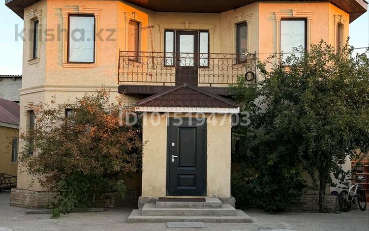 Дом · 5 комнат · 250 м², мкр Мясокомбинат, Бимбет майлен 19а — Бимбет майлен за 70 000 ₸ в Атырау — фото 2