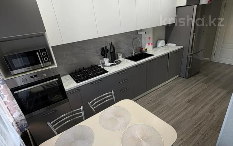 3-бөлмелі пәтер · 63 м² · 8/9 қабат, Республика 1/1, бағасы: 33 млн ₸ в Астане, Сарыарка р-н — фото 2