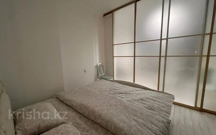 1-бөлмелі пәтер · 40 м², Санкебай батыра 40к3 — Гипер Дина, БЦ Капитал Плаза, Кол Авто, обл. ГАИ, теннисный корт, лётн, бағасы: 10 000 ₸ в Актобе — фото 2