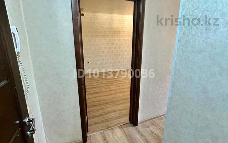 1-комнатная квартира · 33.2 м² · 1/5 этаж, Л Толстого 127 — Мухита - Л Толстого за 12.6 млн ₸ в Уральске, мкр Школьник — фото 2