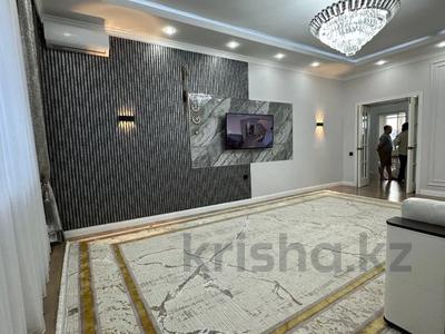 3-комнатная квартира · 106.3 м² · 5/9 этаж, Алии Молдагуловой за 54.5 млн ₸ в Актобе