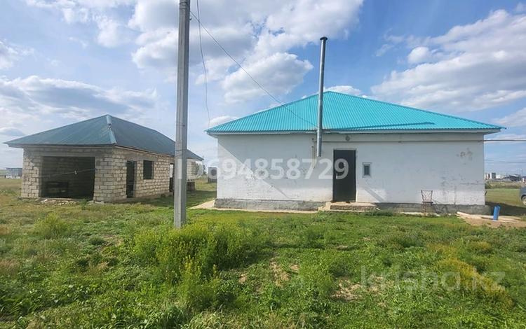 Отдельный дом · 3 комнаты · 100 м² · 10 сот., мкр 41-й разъезд, Мкр 41-й разъезд 547 за 18 млн 〒 в Актобе — фото 2