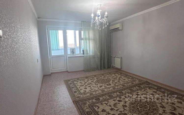 2-комнатная квартира, 52.4 м², 8/10 этаж, мкр 8, Алии Молдагуловой пр-т 36/1 за 16.2 млн 〒 в Актобе, мкр 8 — фото 2