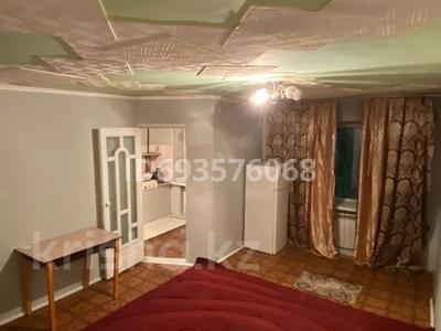 1-комнатная квартира, 50 м², 2 этаж помесячно, Айбергенова 6 за 25 000 〒 в Шымкенте