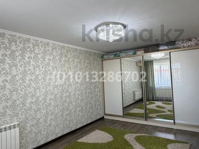 2-бөлмелі пәтер · 75 м² · 5/5 қабат, мкр. Алтын орда 20в, бағасы: 29 млн ₸ в Актобе