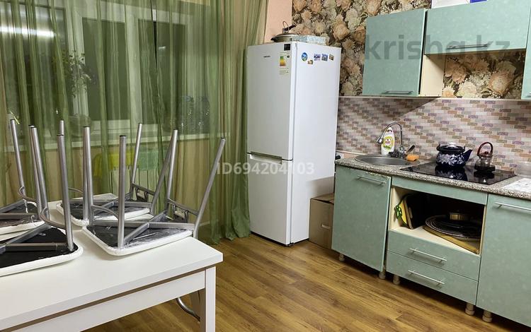 2-бөлмелі пәтер · 63.6 м² · 1/5 қабат, Абая 31 — Титова, бағасы: 27 млн ₸ в  — фото 2