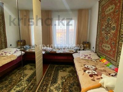 2-бөлмелі пәтер · 42.6 м² · 5/5 қабат, Талдыкорган, микрорайон Самал, 4, бағасы: 13.5 млн ₸ в мкр Самал
