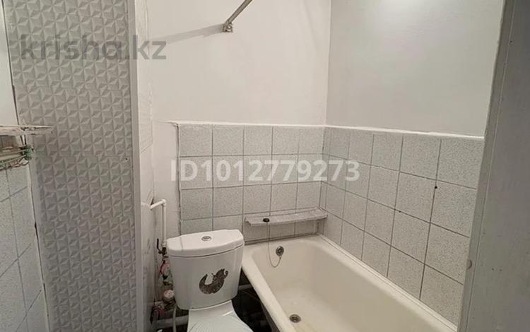 1-бөлмелі пәтер · 38 м² · 1/5 қабат, 4 мкр 5, бағасы: 10.5 млн ₸ в Аксае — фото 2