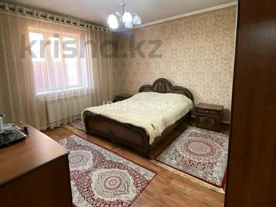 3-комнатный дом помесячно, 60 м², мкр Аксай-1 за 110 000 〒 в Алматы, Ауэзовский р-н