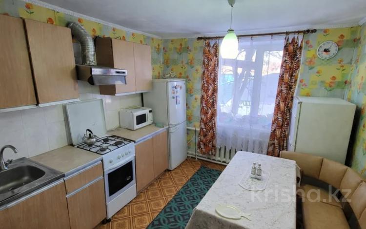 Отдельный дом · 3 комнаты · 68.6 м², Плодоовощной, Мичурин 8 — Мичурино за 18 млн ₸ в Уральске — фото 3