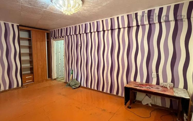 3-комнатная квартира · 50 м² · 1/5 этаж, Караменде би 74 за 10.4 млн ₸ в Балхаше — фото 2