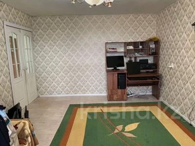 2-комнатная квартира · 50 м² · 5/5 этаж, абулхаирхана за 12.5 млн 〒 в Уральске