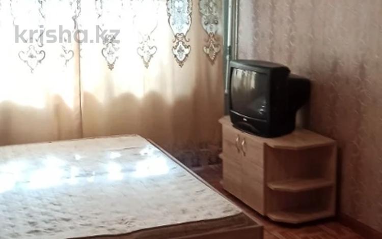 1-бөлмелі пәтер · 30 м² · 1/5 қабат, 16-шағынаудан 17, бағасы: 90 000 ₸ в Шымкенте, Аль-Фарабийский р-н — фото 2