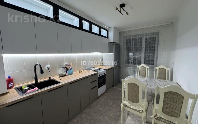 2-комнатная квартира · 60 м² · 7/9 этаж, Карагайлы 74 блок 3 за 13 000 ₸ в Семее — фото 22