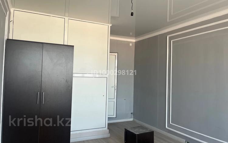 Офисы, склады, кабинеты и рабочие места · 70 м² за 140 000 ₸ в Шымкенте, Абайский р-н — фото 2