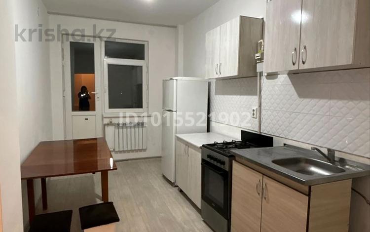 1-комнатная квартира · 48 м² · 4/5 этаж, мкр Улы Дала 1022 за 70 000 ₸ в Таразе — фото 2
