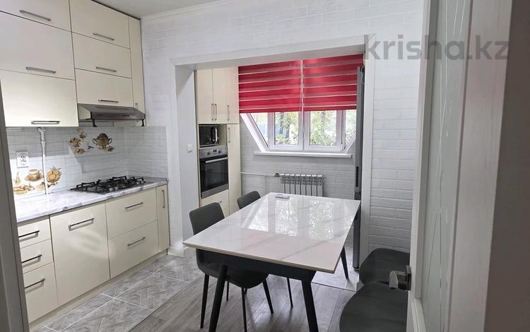 3-комнатная квартира · 76 м² · 1/9 этаж, мкр Аксай-2 26 за 48 млн ₸ в Алматы, Ауэзовский р-н — фото 2