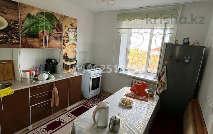 3-бөлмелі пәтер · 84.5 м² · 1/3 қабат, Бауыржан момышұлы 42/3 — Находиться возле стадиона, бағасы: 25 млн ₸ в Зайсане — фото 2