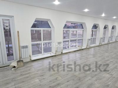 Свободное назначение, офисы, магазины и бутики, склады, общепит, салоны красоты, бани, гостиницы и зоны отдыха, медцентры и аптеки, образование, развлечения, конференц-залы, кабинеты и рабочие места, студии · 200 м² за 300 000 ₸ в Шымкенте, Аль-Фарабийский р-н